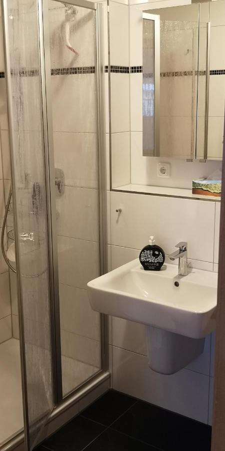 Zentrale Und Strandnahe Ferienwohnung In Kuehlungsborn Ost מראה חיצוני תמונה